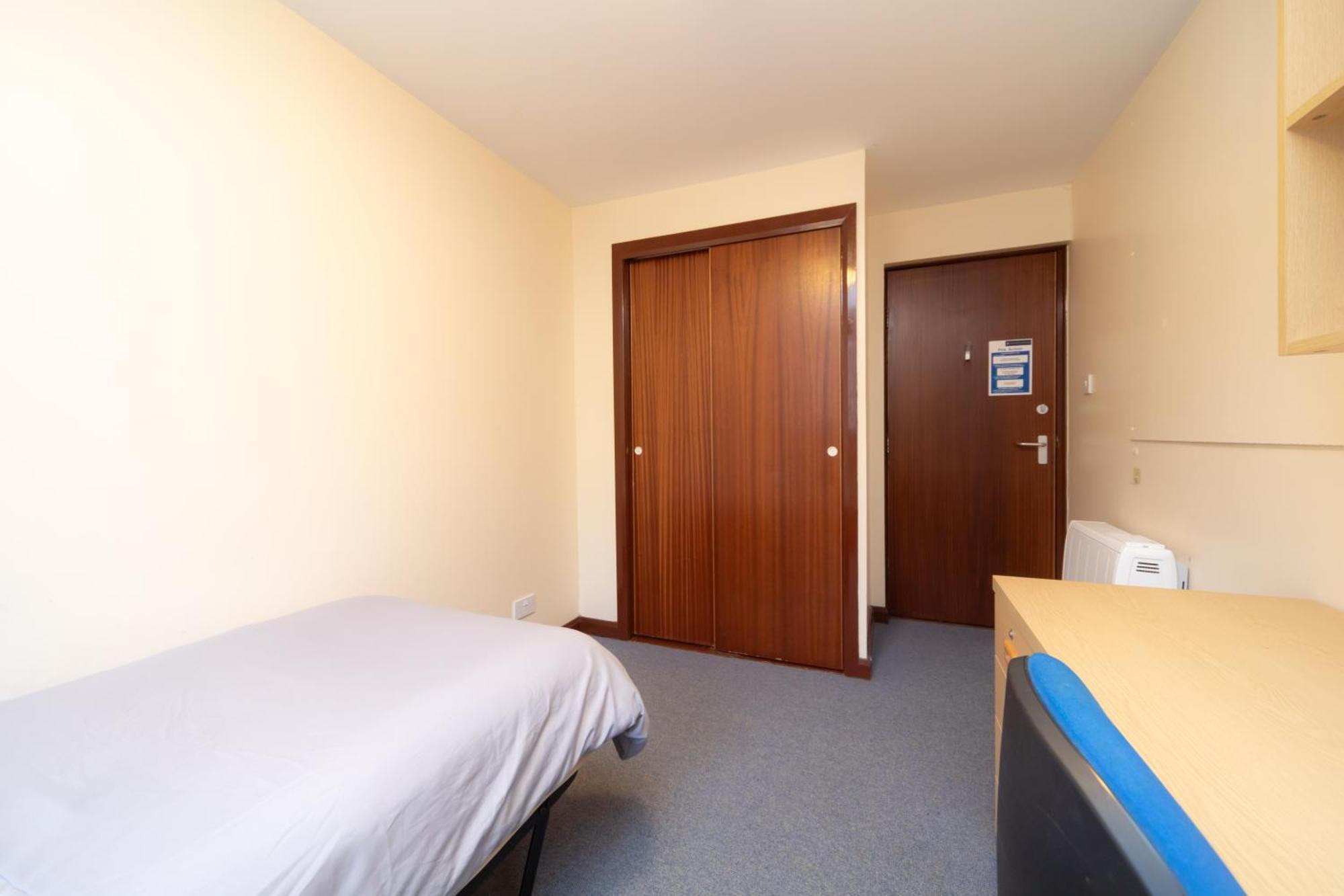 Apartmán Joivy Economy 4 And 5 Bed Flats, Close To Old Town And Royal Mile - Adults Only Edinburgh Exteriér fotografie