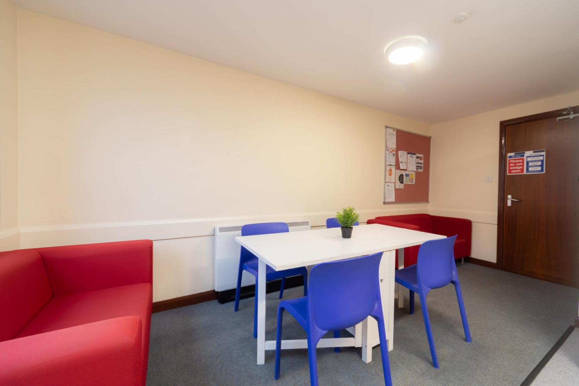 Apartmán Joivy Economy 4 And 5 Bed Flats, Close To Old Town And Royal Mile - Adults Only Edinburgh Exteriér fotografie